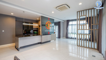 *****บ้านเดี่ยวมือสอง ย่านนนทบุรี หมู่บ้าน มัณฑนา ราชพฤกษ์-สะพานเจษฯ บ้านสวยพร้อมเฟอร์นิเจอร์บิ้วอิน มีสไตล์ทันสมัย บนเนื้อที่ 90 ตร.ว. ฟังก์ชันบ้านครบครัน 4 ห้องนอน 5 ห้องน้ำ จอดรถได้ 3 คัน บนทำเลที่เชื่อมต่อถนนหลายเส้นทาง เดินเข้าเมืองสะดวก ใกล้ทางด่วน "ศรีรัช"